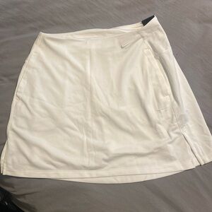Nike women’s tennis skirt - brand new!